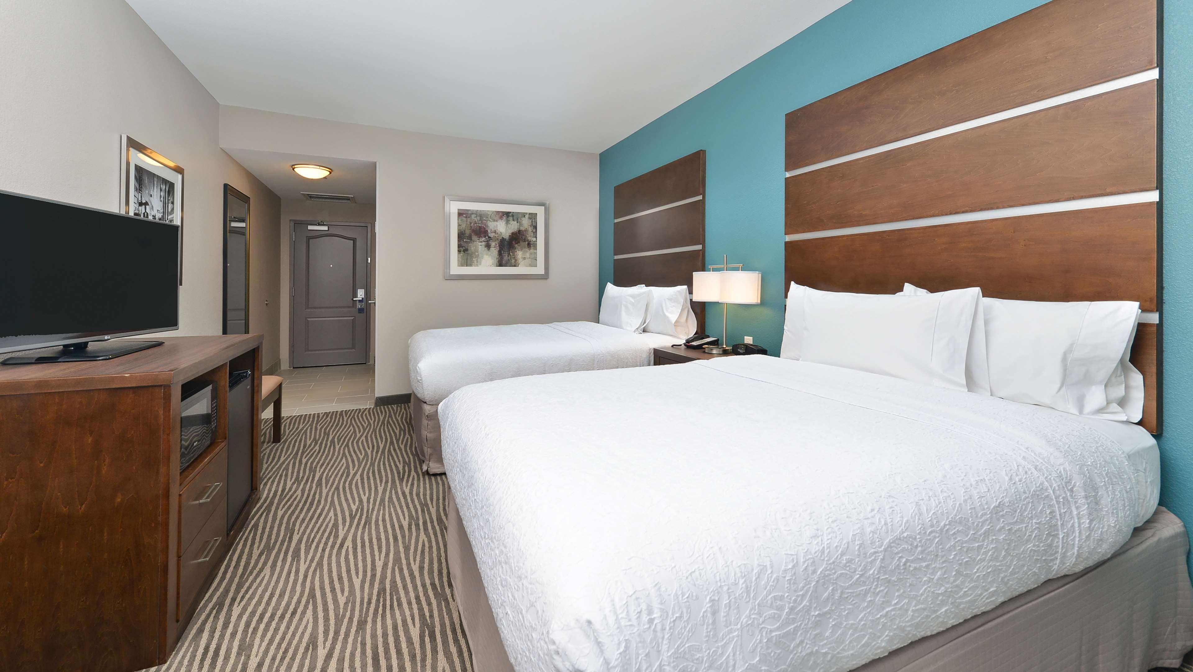 Hampton Inn & Suites Des Moines Downtown Bagian luar foto