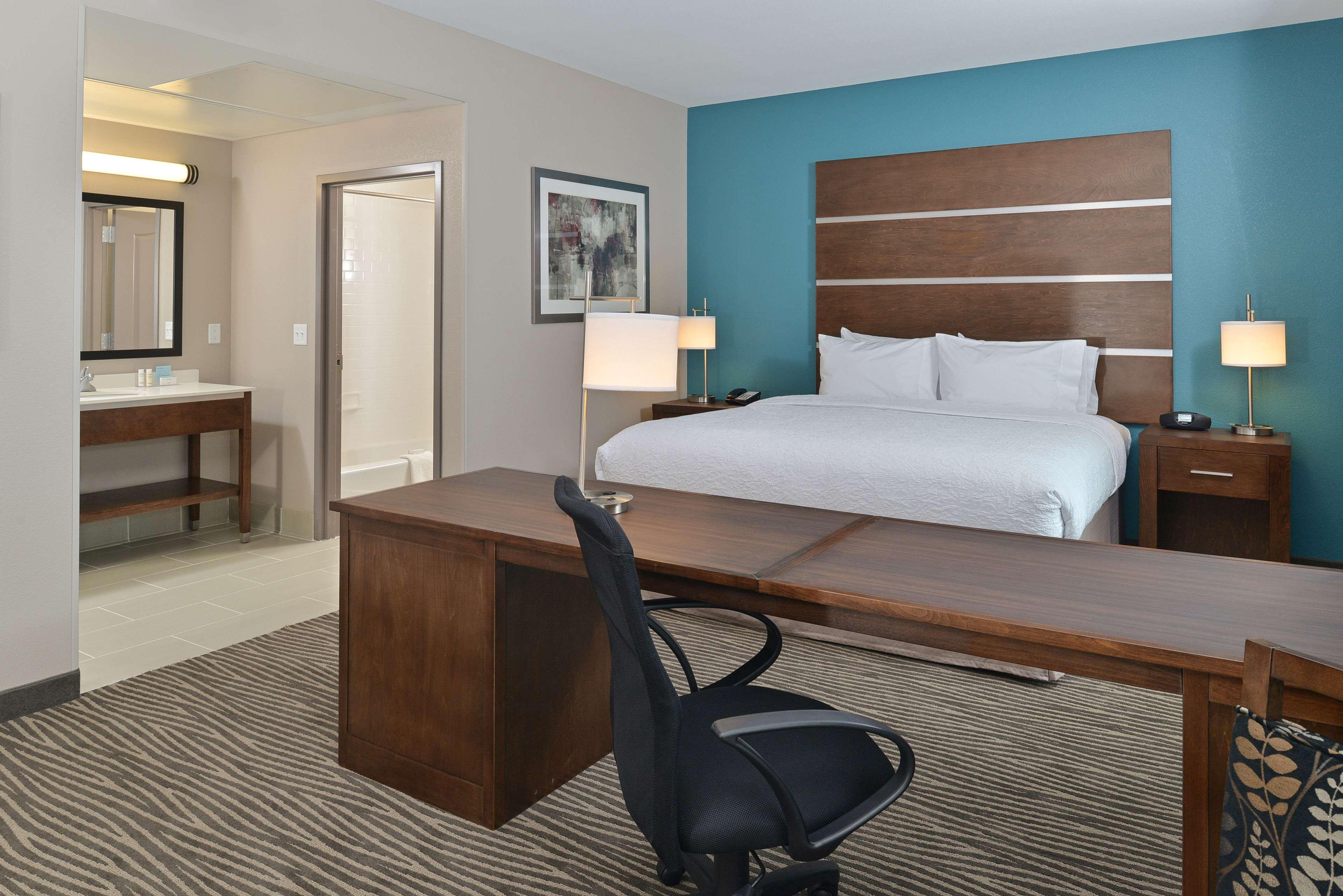 Hampton Inn & Suites Des Moines Downtown Bagian luar foto