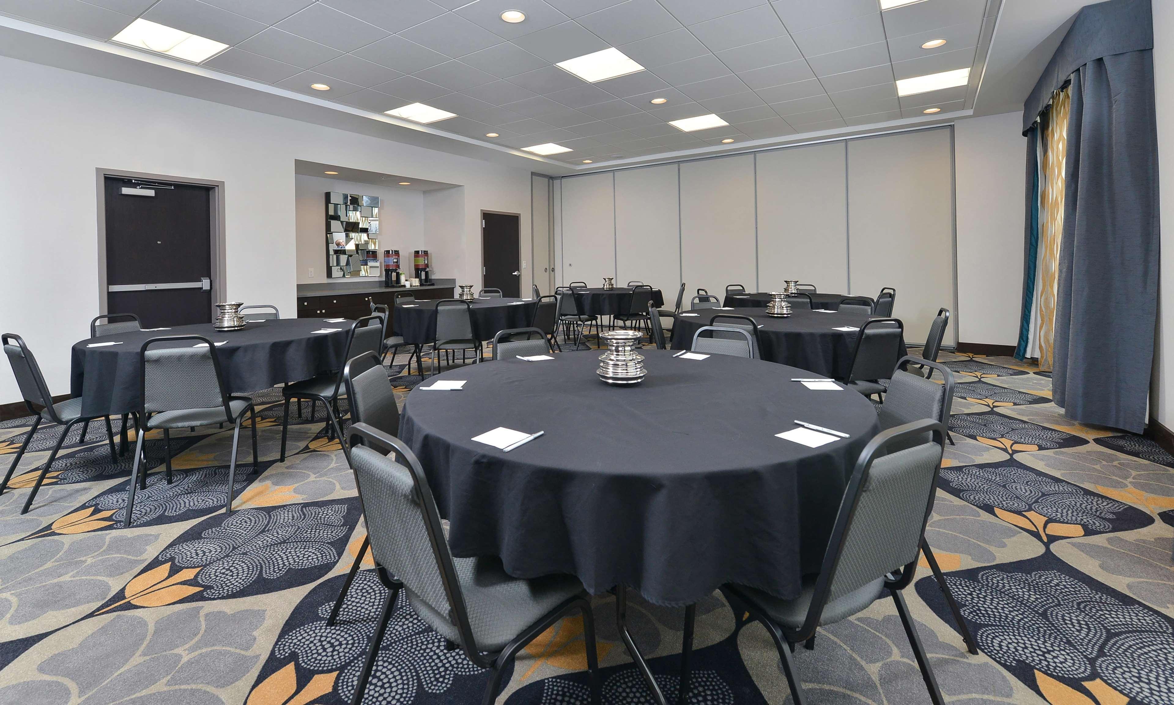 Hampton Inn & Suites Des Moines Downtown Bagian luar foto