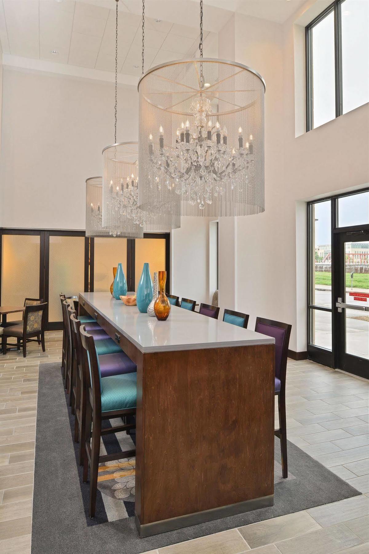 Hampton Inn & Suites Des Moines Downtown Bagian luar foto